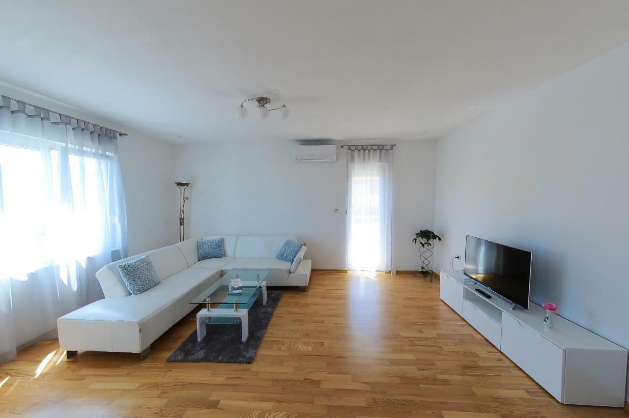 Apartment Neva Спліт Екстер'єр фото